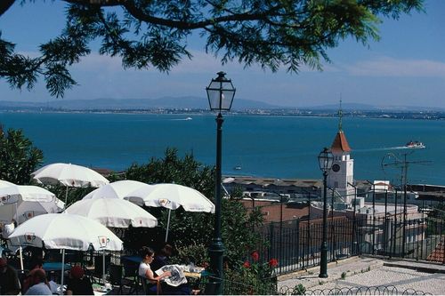 Lisboa - Caminhar, Degustar e Desfrutar